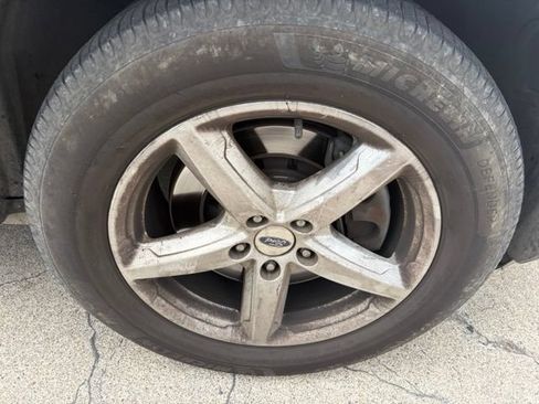 Used 2017 Ford Explorer XLT AWD/4WD image 16