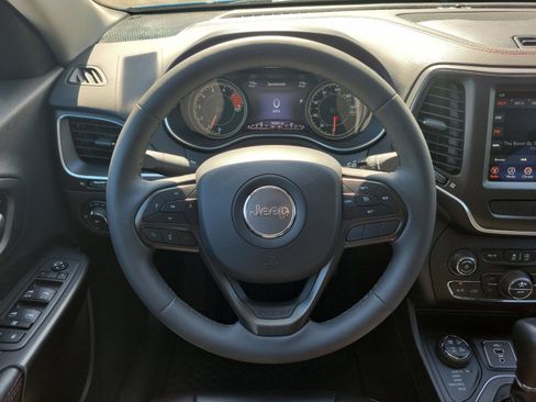 Used 2022 Jeep Cherokee Trailhawk w/ Comfort/Convenience Group image 12