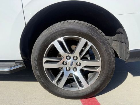 Used 2023 Ford Expedition Max Limited image 11