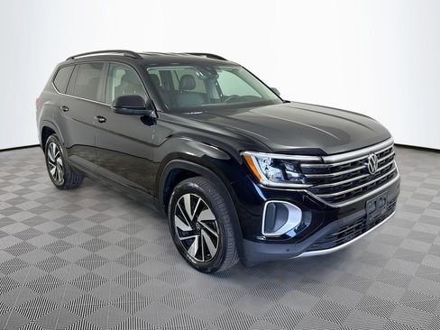 Used 2024 Volkswagen Atlas SE AWD/4WD image 4