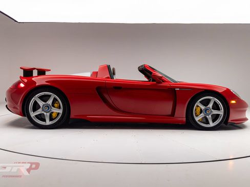 Used 2004 Porsche Carrera GT RWD image 2