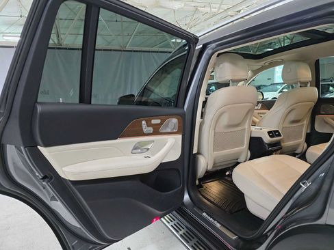 Used 2021 Mercedes-Benz GLS 450 4MATIC image 15