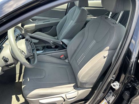 Used 2024 Hyundai Elantra SEL FWD image 13