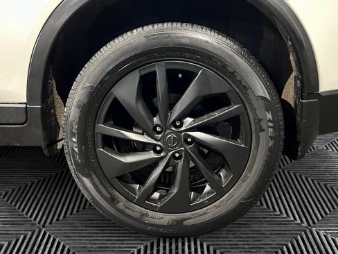 Used 2016 Nissan Rogue SL image 12