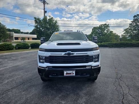 Used 2024 Chevrolet Silverado 2500 Custom w/ Custom Value Package AWD/4WD image 9