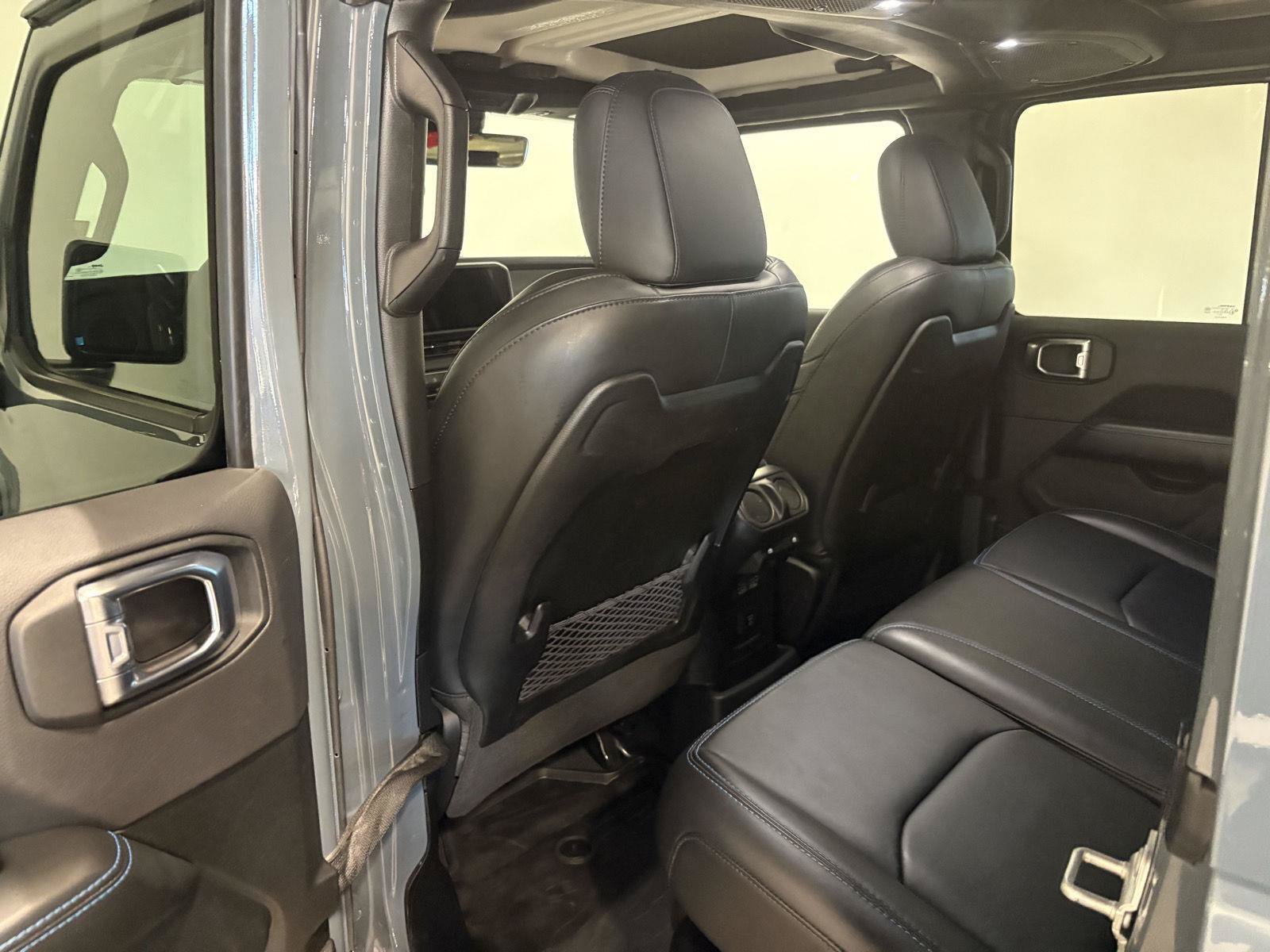 Used 2024 Jeep Wrangler Unlimited Rubicon 4xe AWD/4WD image 37