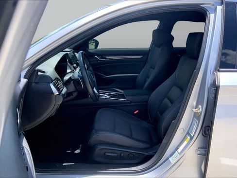 Used 2019 Honda Accord Sport image 8