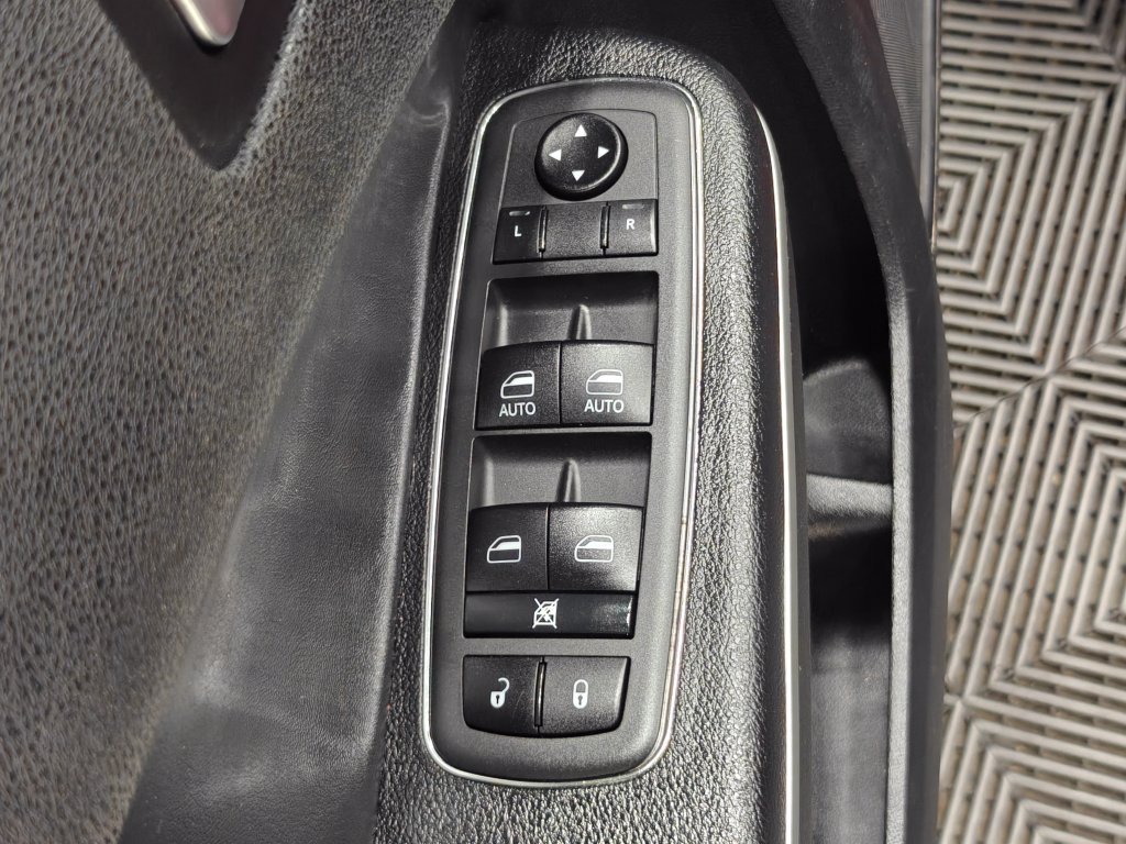 Used 2021 Dodge Charger SXT w/ Leather Interior Group RWD image 41