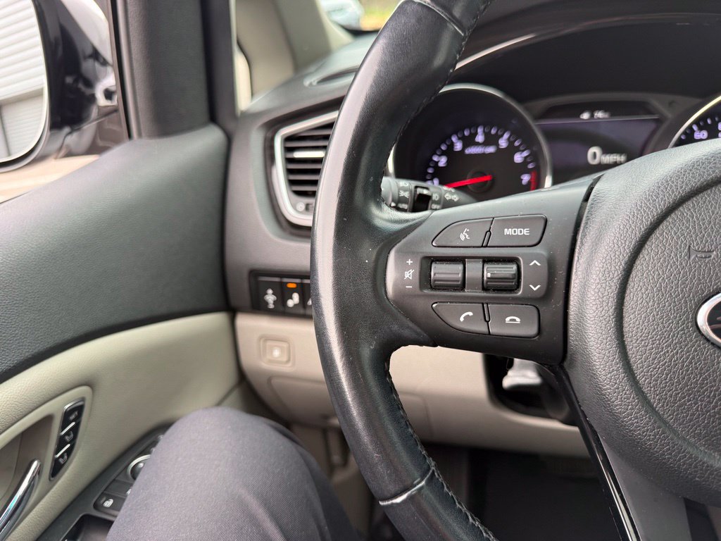 Used 2019 Kia Sedona EX w/ EX Premium Package FWD image 28