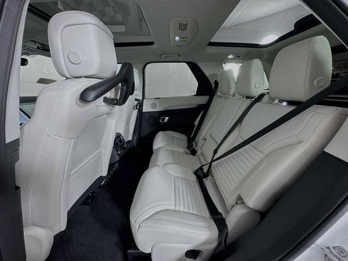 New 2025 Land Rover Discovery Dynamic SE AWD/4WD image 20