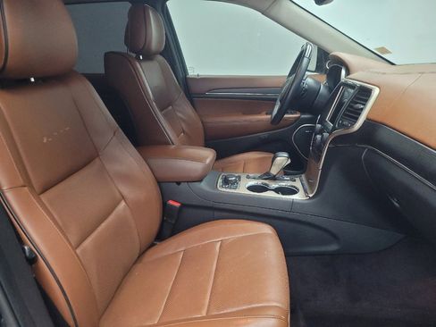 Used 2016 Jeep Grand Cherokee Summit w/ Platinum Series Group image 21