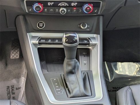 Used 2025 Audi Q3 2.0T Premium w/ Convenience Package image 17