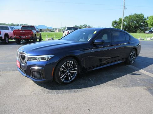 Used 2020 BMW 745e xDrive AWD/4WD image 10