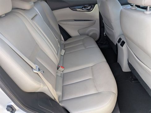 Used 2018 Nissan Rogue Sport SL image 29