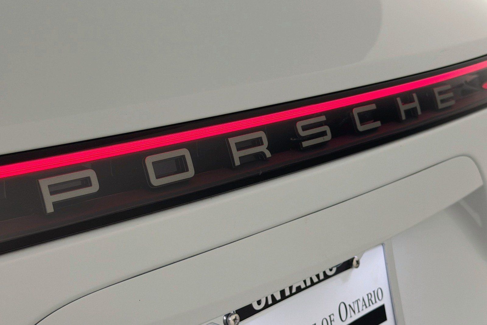 Used 2023 Porsche Cayenne Platinum Edition AWD/4WD image 9