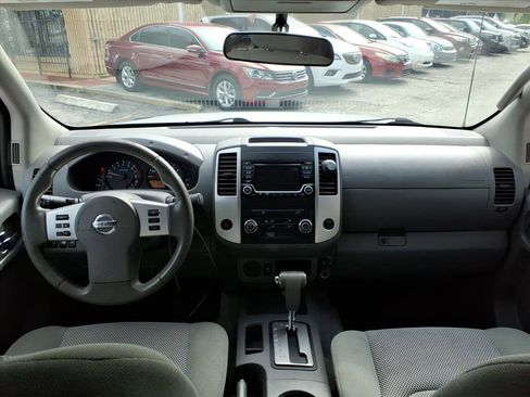 Used 2018 Nissan Frontier SV image 16