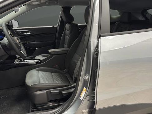 New 2026 Chevrolet Trax LT w/ Driver Confidence Package FWD image 9
