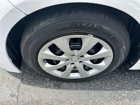 Used 2021 Toyota Corolla LE image 10