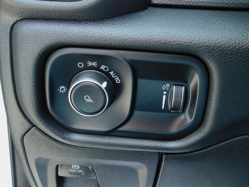 Used 2024 RAM 1500 Laramie image 34