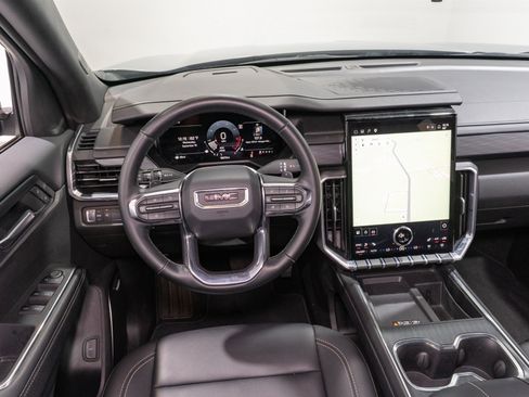 Used 2026 GMC Acadia Elevation w/ Elevation Premium Package FWD image 11