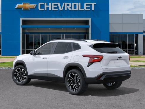 New 2026 Chevrolet Trax RS w/ Sunroof Package FWD image 3