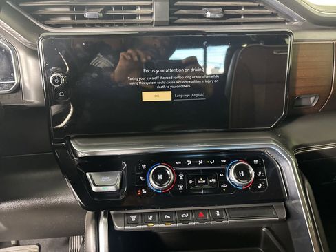 Used 2024 GMC Sierra 3500 Denali Ultimate image 16