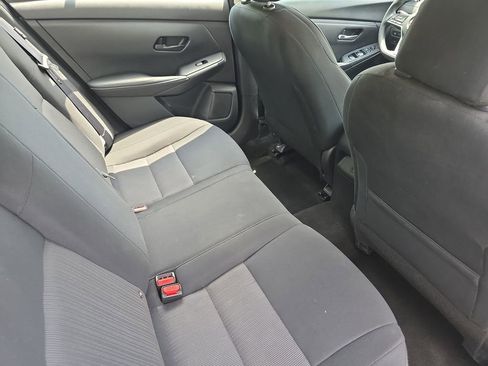 Used 2024 Nissan Sentra SV FWD image 18