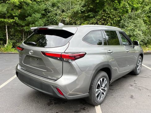 Used 2026 Toyota Highlander XLE AWD/4WD image 5