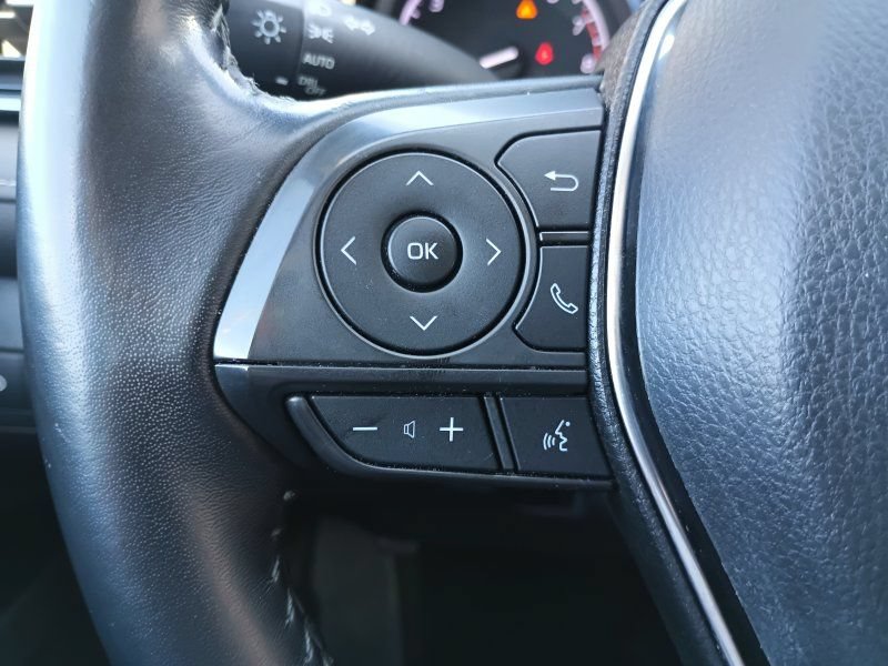 Used 2019 Toyota Camry SE FWD image 14