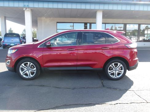 Used 2018 Ford Edge Titanium w/ Technology Package AWD/4WD image 2