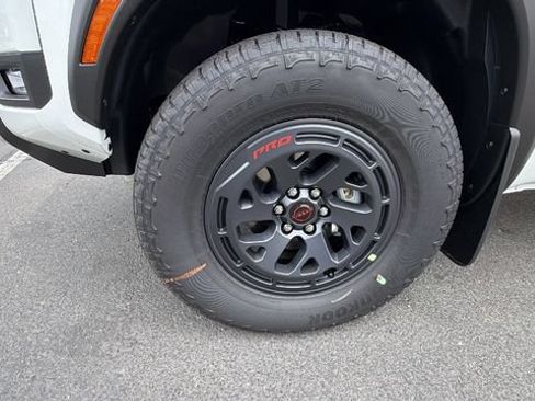 New 2026 Nissan Frontier PRO-4X w/ Tow Package AWD/4WD image 10