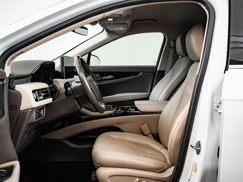 Used 2021 Lincoln Nautilus FWD w/ Equipment Group 101A image 22