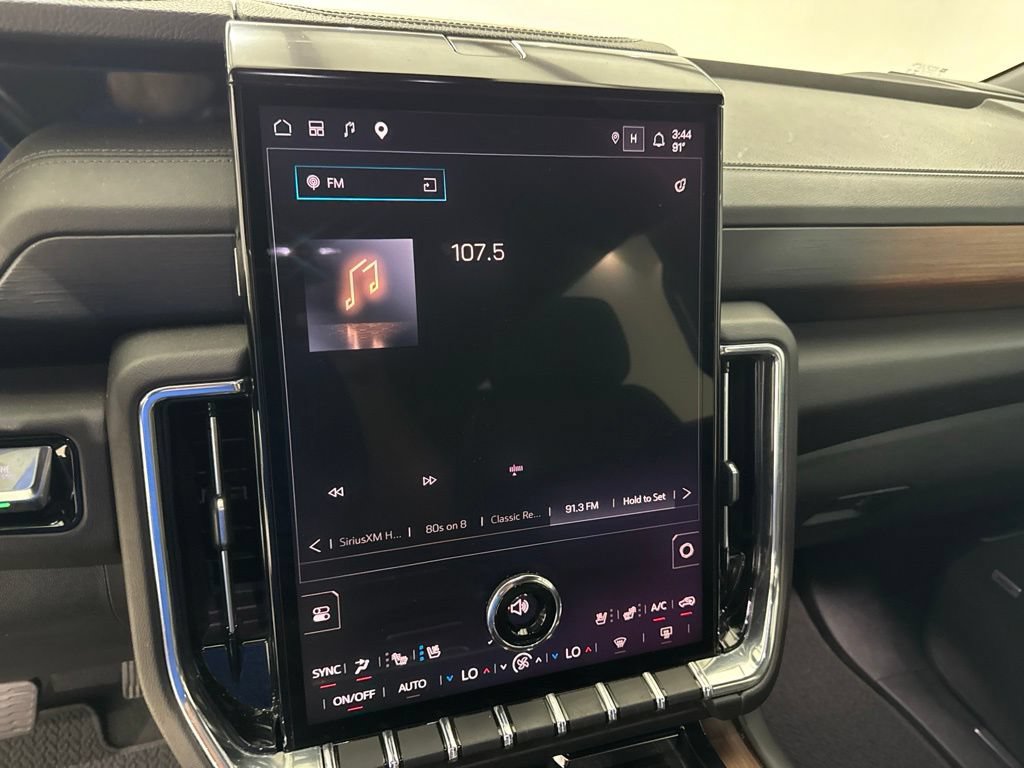Used 2025 GMC Yukon Denali AWD/4WD image 12