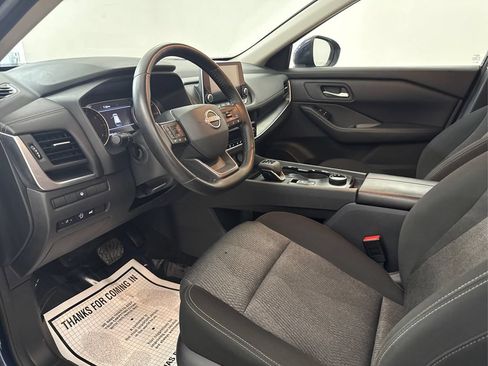Used 2025 Nissan Rogue SV AWD/4WD image 11