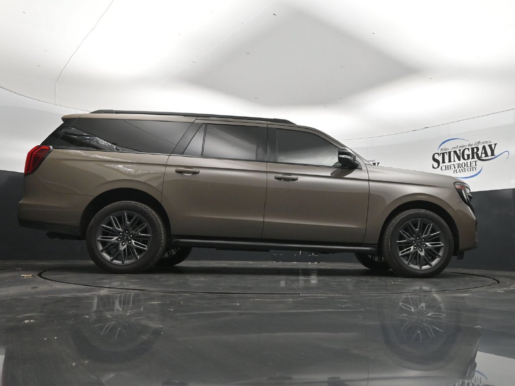 Used 2026 Ford Expedition Max Platinum w/ Stealth Appearance Package AWD/4WD image 33