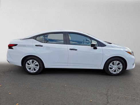Used 2025 Nissan Versa S w/ Trunk Package FWD image 2