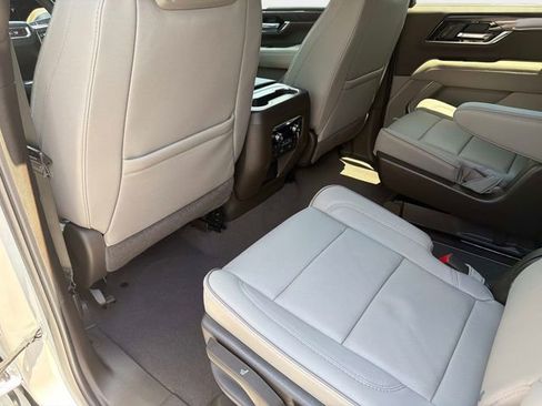 New 2026 GMC Yukon XL Elevation w/ Elevation Premium Package RWD image 15