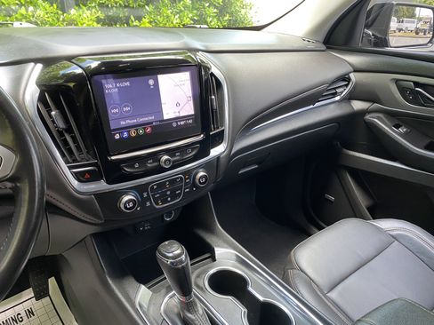 Used 2020 Chevrolet Traverse LT w/ LT Premium Package FWD image 23