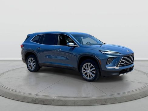 Used 2025 Buick Enclave Preferred w/ Power Package AWD/4WD image 2