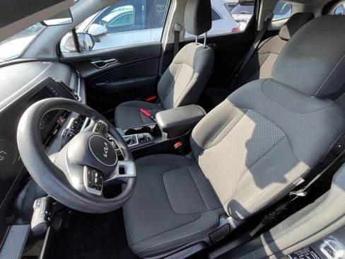 Used 2023 Kia Sportage LX image 37