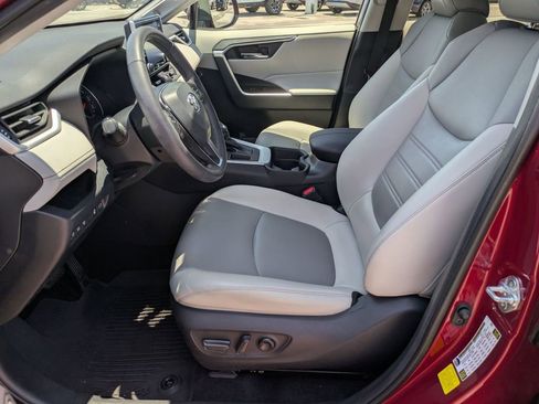 Used 2021 Toyota RAV4 XLE Premium FWD image 12