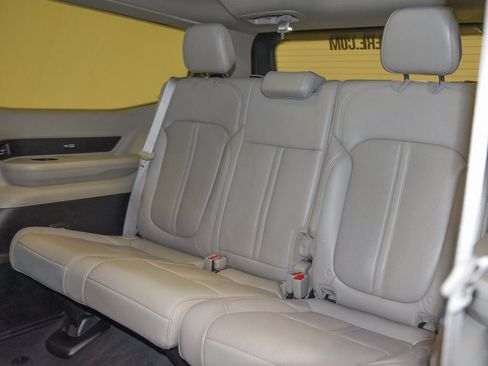 Used 2024 Jeep Wagoneer Base w/ Premium Group I image 7