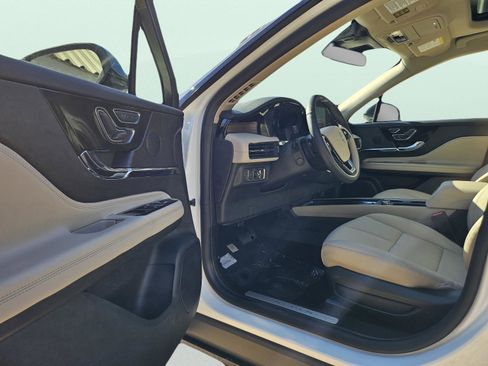 New 2026 Lincoln Corsair Reserve image 10