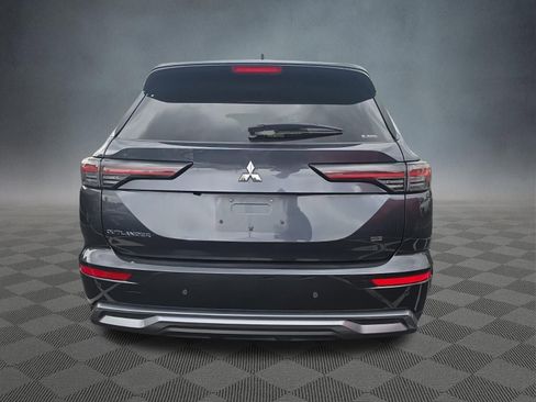 Used 2025 Mitsubishi Outlander AWD image 7