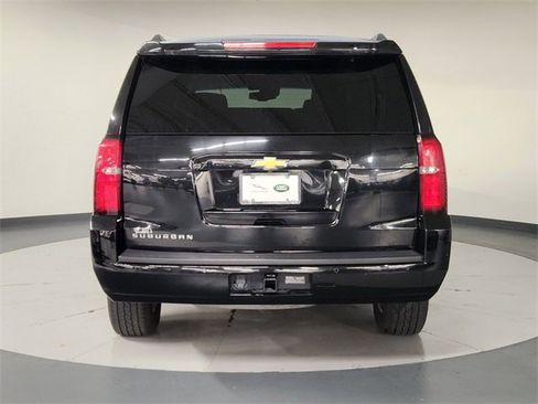 Used 2018 Chevrolet Suburban LT image 10