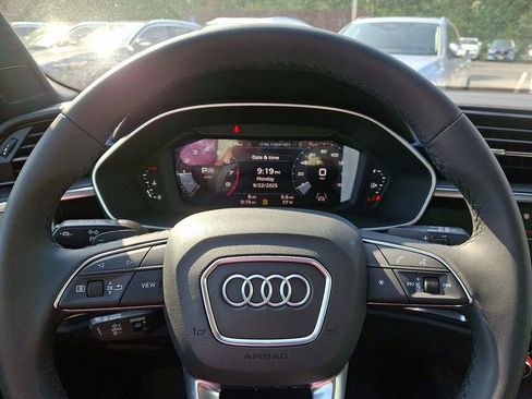 New 2025 Audi Q3 2.0T Premium image 9