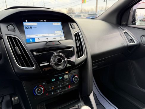 Used 2017 Ford Focus RS image 38