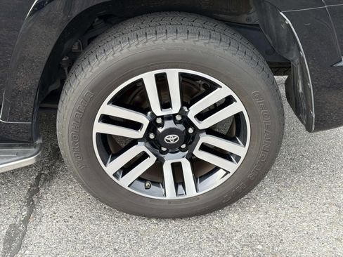 Used 2018 Toyota 4Runner Limited AWD/4WD image 3