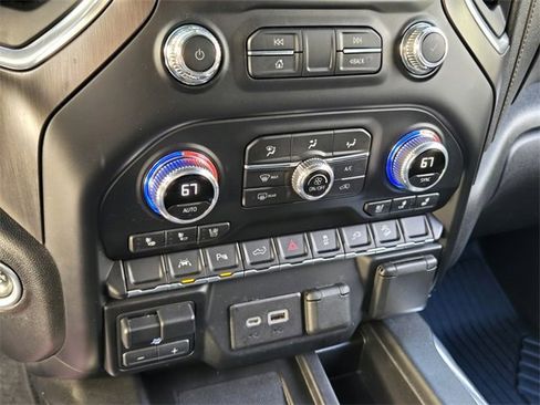 Certified 2022 GMC Sierra 1500 AT4 w/ AT4 Premium Package image 24