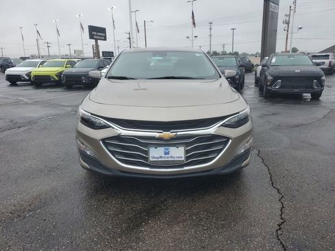 Used 2024 Chevrolet Malibu LT FWD image 2